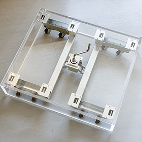 キャスターロック装置QuadLocks